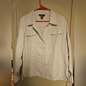 The design loft button‎ down long-sleeved shirt